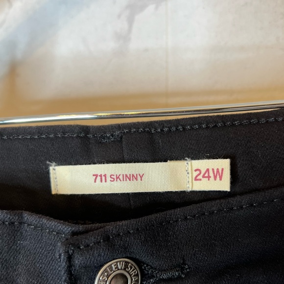 Levi’s 711 Black Skinny Jeans - Picture 5 of 8